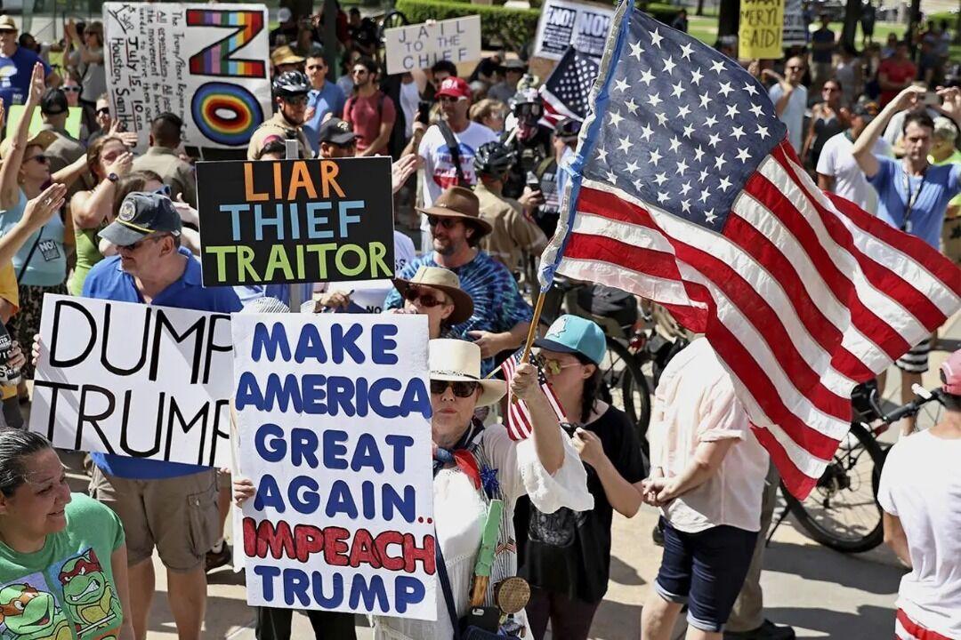 تظاهرات آمریکایی ها در حمایت از استیضاح ترامپ