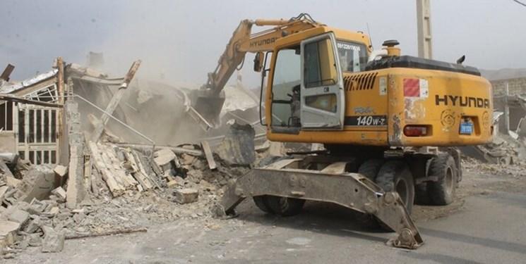 تخریب 9 ساختمان در حاشیه رود دره فرحزاد