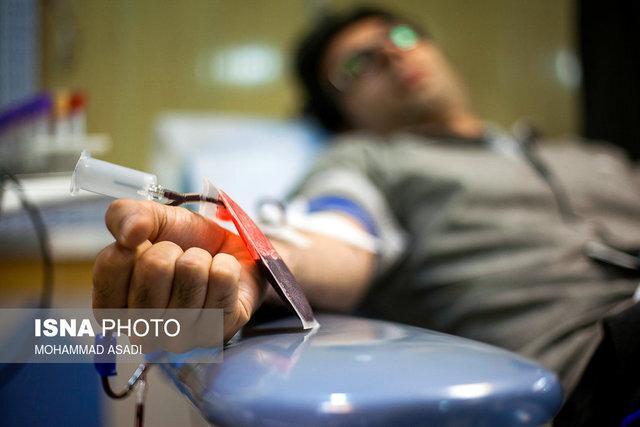 اهدای خون در کرمانشاه به یک سوم رسید، به همه گروه های خونی نیازمندیم