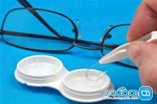 استفاده از عینک بجای لنز تماسی در شرایط شیوع بیماری کووید 19