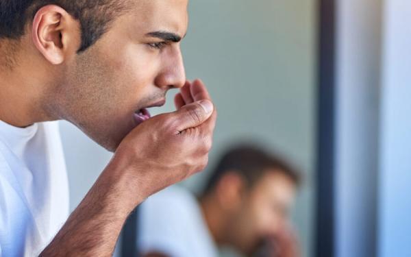 8 ترفند ساده برای از بین بردن بوی بد دهان
